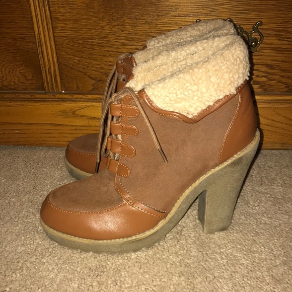 H&M Brand fur-lined 4 inch high heeled brown boots - Picture 2 of 4